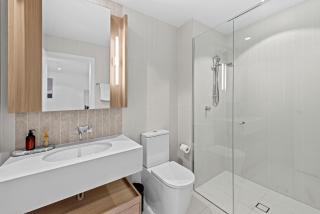 Queens Wharf - Luxe 2BR with Stunning Views and Pool - Brisbane - 3