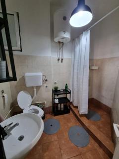 Downtown Belgrade Hostel and Apartments - Belgrado - 6