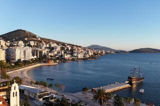 Azzura Beachfront Apartment in Saranda - 1
