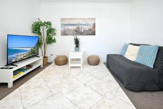 Beachside Escape in Caloundra! - Caloundra - 3