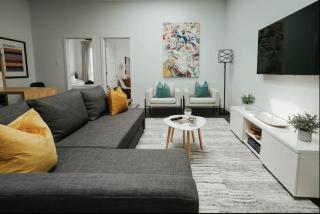 Stylish and bright 2bdr near St-Hubert Plaza - Montreal - 8