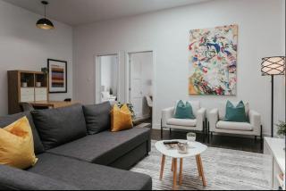 Stylish and bright 2bdr near St-Hubert Plaza - Montreal - 7