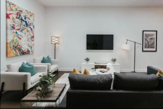 Stylish and bright 2bdr near St-Hubert Plaza - Montreal - 5