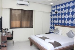 Hotel Vrushali Inn - Jāmb - 7