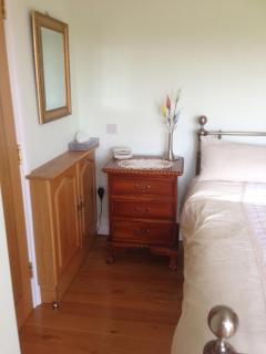 Room in Apartment - Bluebell Apartment Suite with separate lounge area - Truro - 6