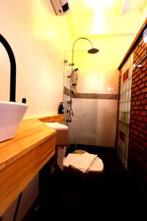 To The Moon Guesthouse - 6