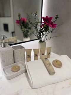 Spacious 2BR Apartment l Rooftop Pool l Gym - 2