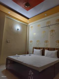 Fng Guest House - Noida - 8