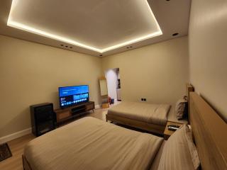 Comfy Studio Near Cafés - Twin Beds & Cozy Stay - Riad - 3