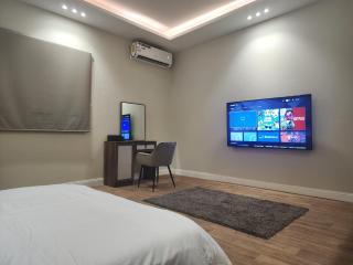 Spacious 1BR Apt - Cozy & Modern Stay in Al Malqa - Riade - 4