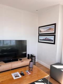 Luxury 2 Bedroom Apartment Waterfront Views - Cape Town - 4