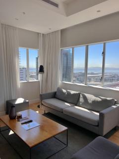 Luxury 2 Bedroom Apartment Waterfront Views - Cape Town - 6