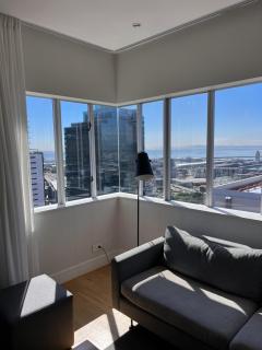 Luxury 2 Bedroom Apartment Waterfront Views - Cape Town - 3
