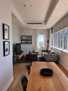 Luxury 2 Bedroom Apartment Waterfront Views - Cape Town - 0