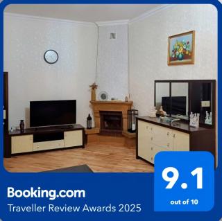 Spacious Apartment in Center, near Nizami st, Fountain Square and Sahil Metro Station - Baku - 9