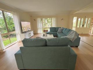 Spacious home in Shailer Park - Tanah Merah - 9