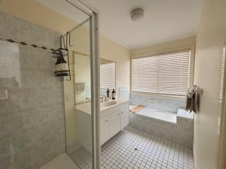 Spacious home in Shailer Park - Tanah Merah - 1