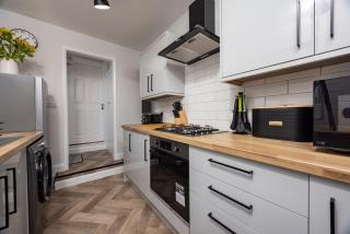 Comfortable 2BR Home in Darlington near hospital - 3