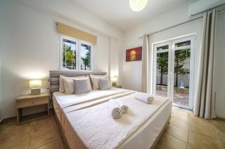 Elia Villa - Angeliana - 1