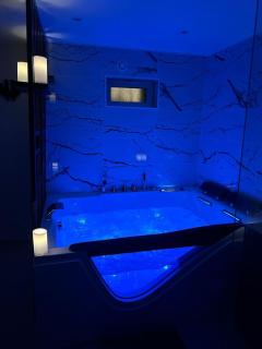 Suite avec Jacuzzi privatif 91 pour une nuit insolite Essonne - 30 minutes Paris - Longjumeau - 6