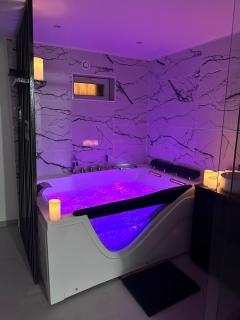 Suite avec Jacuzzi privatif 91 pour une nuit insolite Essonne - 30 minutes Paris - Longjumeau - 2