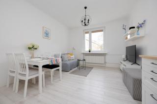 Chrzanowskiego 7 Bright Pet Friendly Apartment by Noclegi Renters - Varsovia - 0