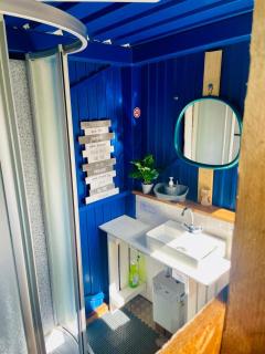 GRÜNZEIT Caravanübernachtungen und einfache Hütten im Wald - 1