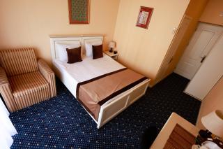East Legend Hotel - Bakoe - 4