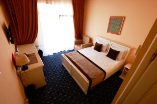 East Legend Hotel - Bakoe - 5