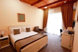 East Legend Hotel - Bakoe - 6