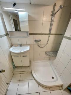 Schöne Zweizimmerwohnung für Langzeitaufenthalte in Ratingen - Ratingen - 8