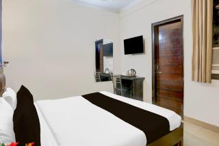 OYO Townhouse Anmol Residency Near Saket Metro Delhi - Neu-Delhi - 1