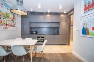 Family Apartment with 2 bedrooms, huge balcony, Free parking, 10 minutes walk to Main Square and Kazimierz District - 2