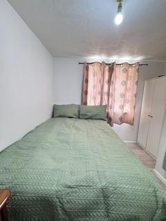 Nice 2 BHK apartment 104 drapers - 2