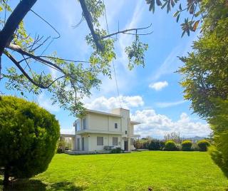 Ocean Breeze Apartments - 8