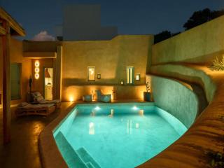 Luxury Santorini Villa Potamos Luxury House 2 Bedrooms Private Heated Pool Serene Location Episkopi - Éxo Goniá - 9