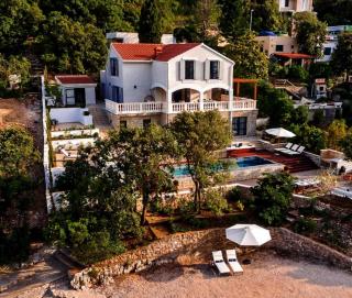 Stunning Korcula Villa 4 Bedrooms Villa Waterfront Dream Cinema Room Private Heated Infinity Pool Zrnovo - Korčula - 2