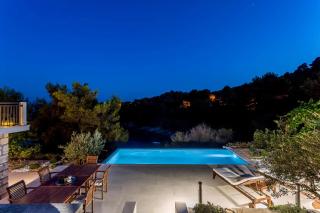 Traditional Brac Villa 3 Bedrooms Villa Turquoise Waterfront Close To Beach Phenomenal Sea Views Selca - Selca - 8