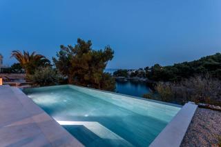 Traditional Brac Villa 3 Bedrooms Villa Turquoise Waterfront Close To Beach Phenomenal Sea Views Selca - Selca - 6