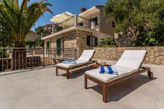 Traditional Brac Villa 3 Bedrooms Villa Turquoise Waterfront Close To Beach Phenomenal Sea Views Selca - Selca - 5