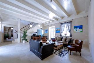 Luxury Dubrovnik Villa 6 Bedrooms Villa Gomila Perfect For Larger Groups Fantastic Sea Views Zaton - Zaton - 1