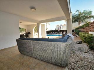 Villa Protaras Paralia, Spacious 4Bdr Central Protaras Villa, Close To Fig Tree Bay Beach - Protaras - 0