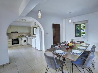 Villa Protaras Paralia, Spacious 4Bdr Central Protaras Villa, Close To Fig Tree Bay Beach - Protaras - 7