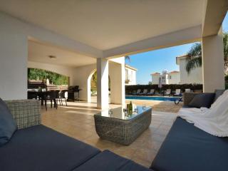Villa Protaras Paralia, Spacious 4Bdr Central Protaras Villa, Close To Fig Tree Bay Beach - Protaras - 3