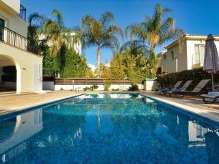 Villa Protaras Paralia, Spacious 4Bdr Central Protaras Villa, Close To Fig Tree Bay Beach - Protaras - 2