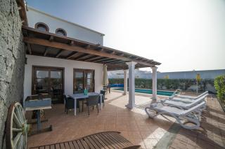 Sophisticated Lanzarote Villa Villa Mervella 4 Bedrooms Spacious Terrace Area Private Pool Playa Blanca - Playa Blanca - 8