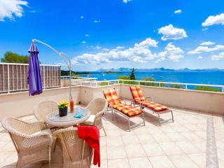 Immaculate Mallorca Villa Las Olas 3 Bedrooms Ideal For Families Couples Alcudia - Alcúdia - 9