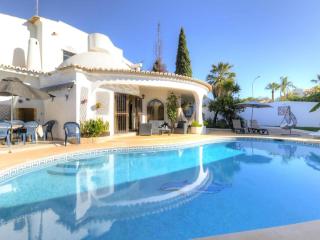 Casa Vilamoura Is A Lovely 5 Bedroom Villa With Ac And Private Pool Within Easy Distance Of All Of V - Vilamoura - 7