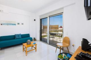 Marvelous Rethymno Villa Villa Kokushibo 2 Bedrooms Beach Front Private Outdoor Swimming Pool And Hot Tub Pigianos Kampos - Pigianos Kampos - 4