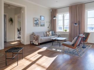 Stylish floor in villa fr 1881 - 6